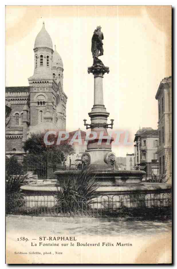 Saint Raphael CPA La fontaine vue sur le boulevard Felix Martin