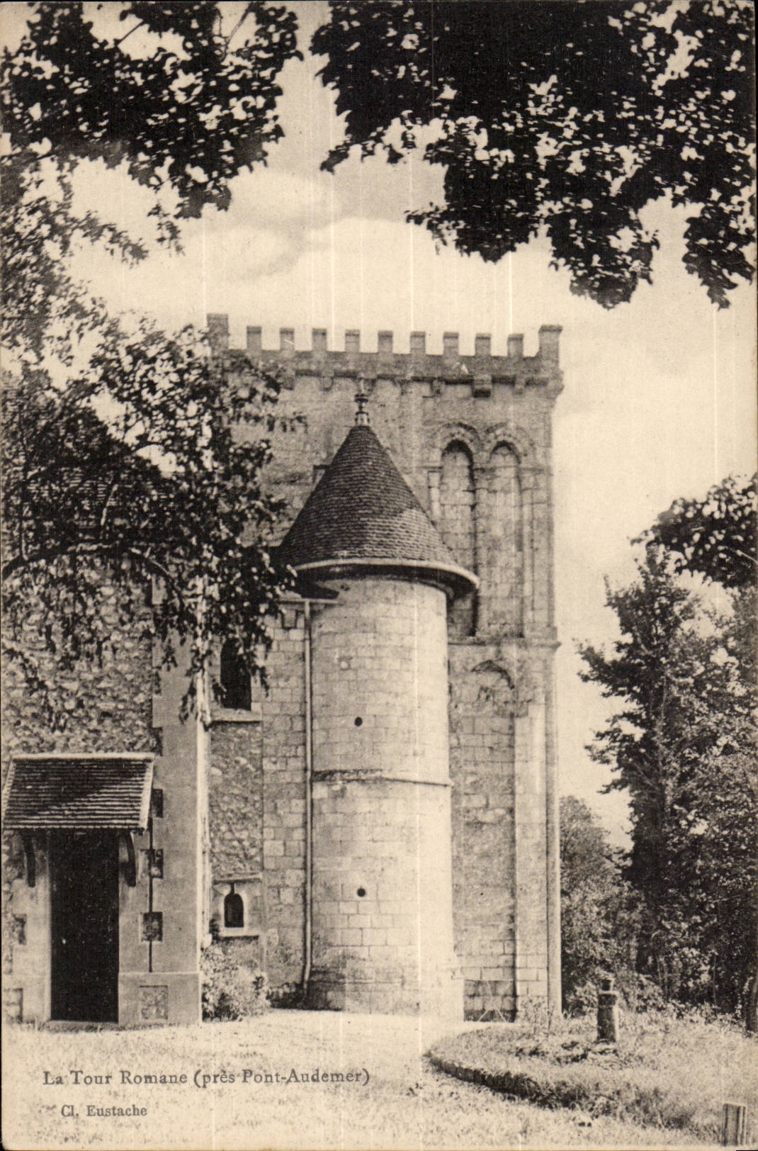 CPA La tour romane (pres Pont Audemer)