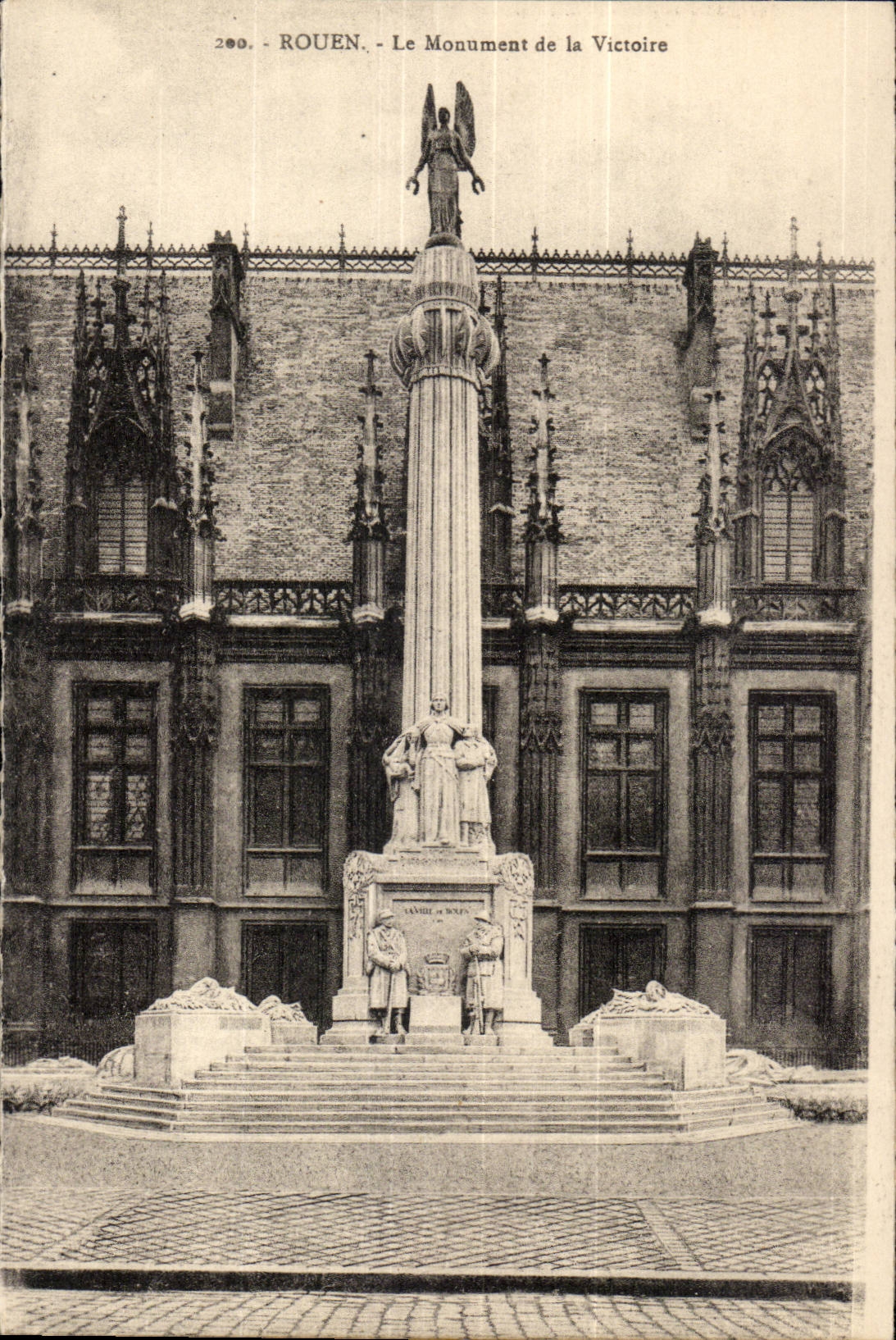 Rouen CPA Le monument de la victoire