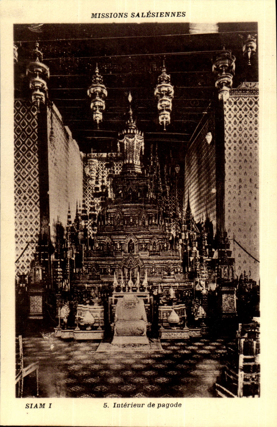 CPA Missions salesiennes Interieur de pagode Indes (india Inde Thailande Thailand)