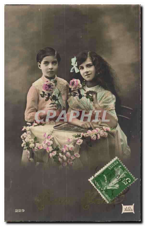 Deux jeunes filles — portrait studio — J.C. PARIS n°229