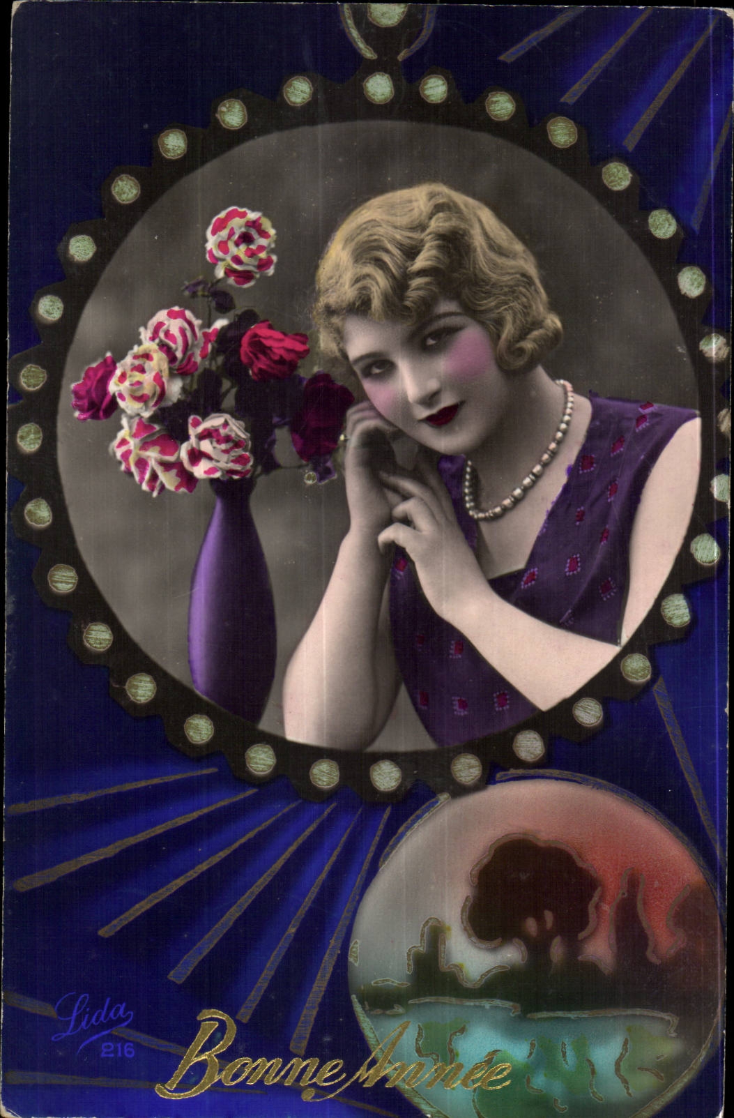 Femme avec roses — Lida 216 — Éditeur Lida