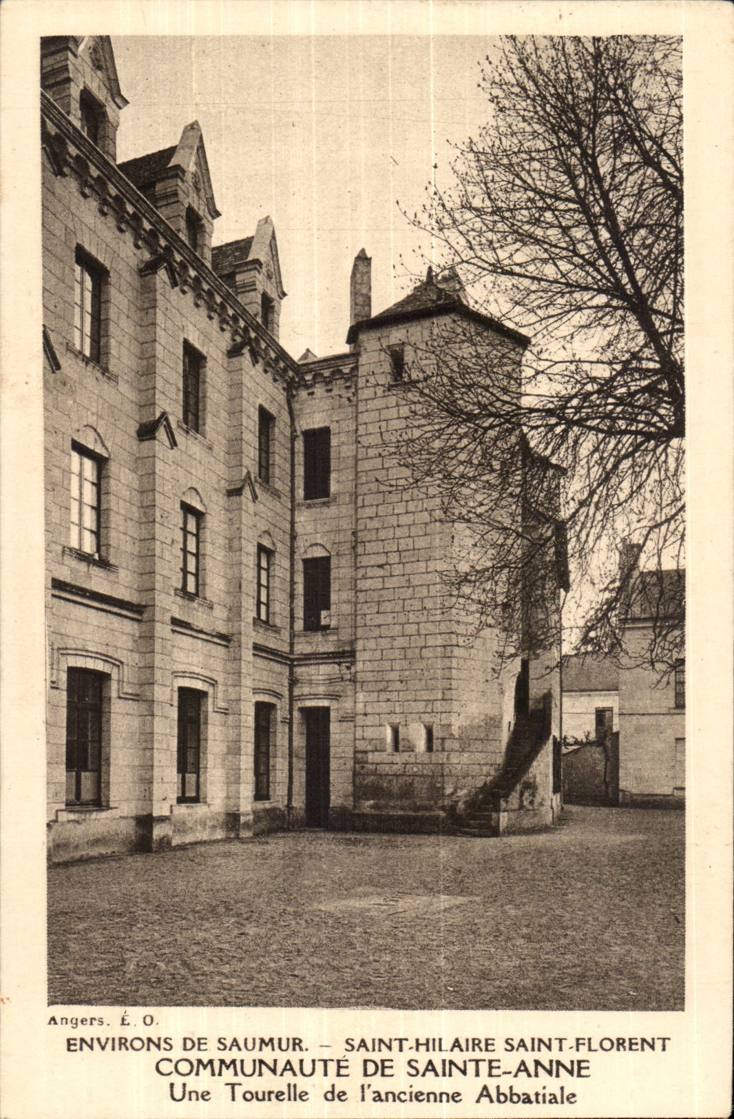 Saumur CPA Saint Hilaire Saint Florent Communaute de Sainte Anne Une tourelle de l'ancienne abbatiale
