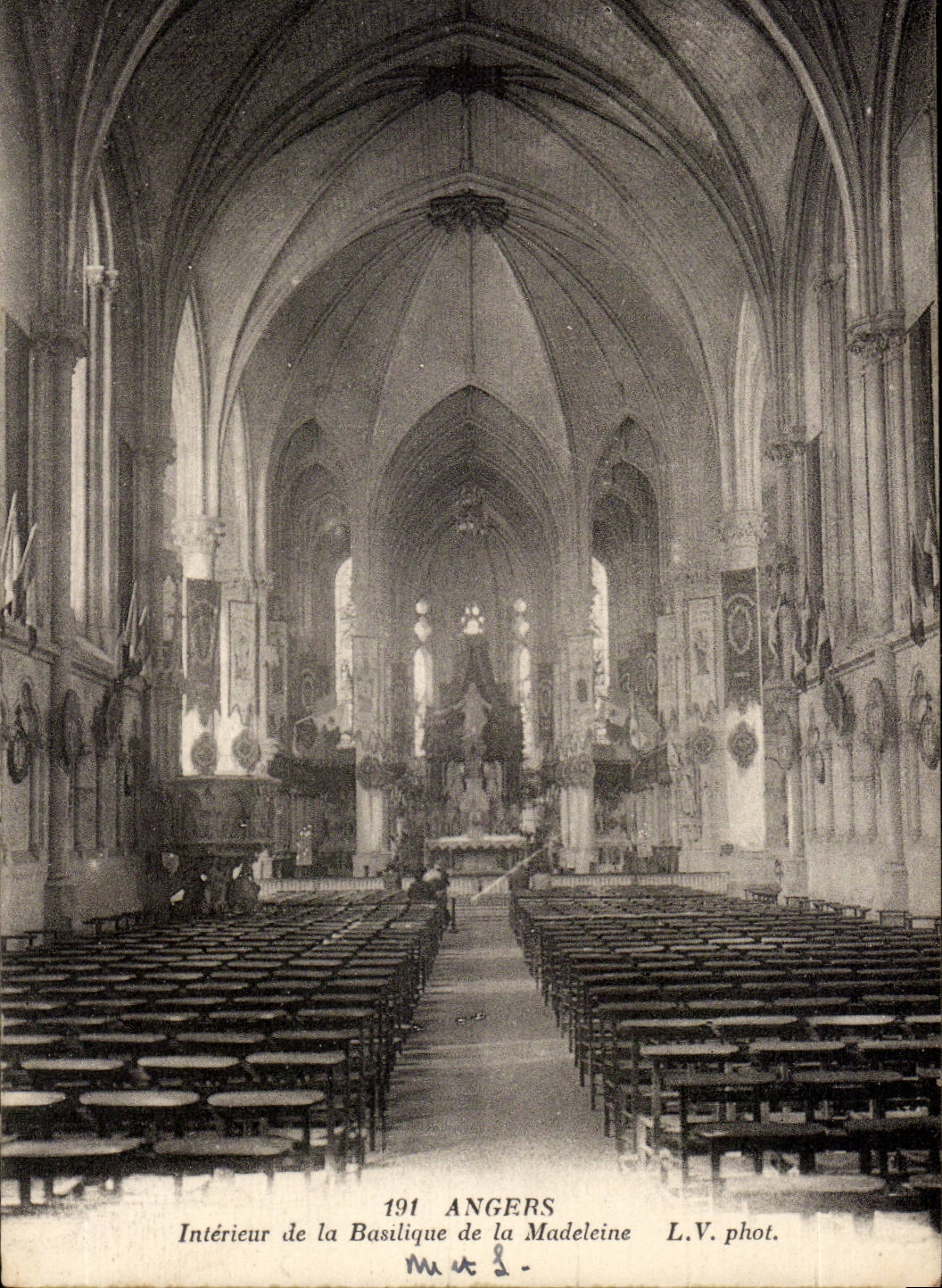 Angers CPA Interieur de la Basilique de la Madeleine