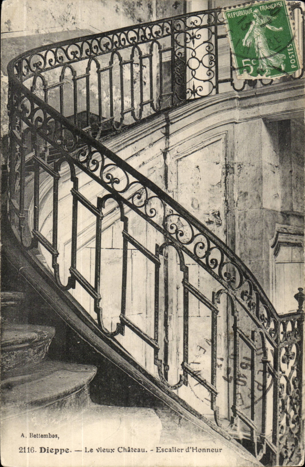 Saumur CPA Le vieux chateau Escalier d'honneur