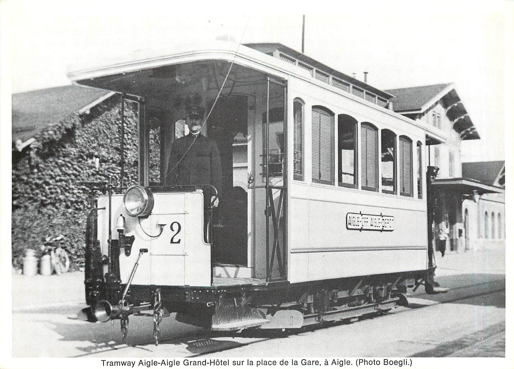 CPM Tramway Aigle Aigle Grand Hotel sur la place de la gare 