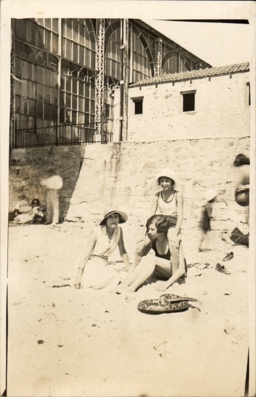 Carte Photo CPA Enfant bebe annees folles Plage