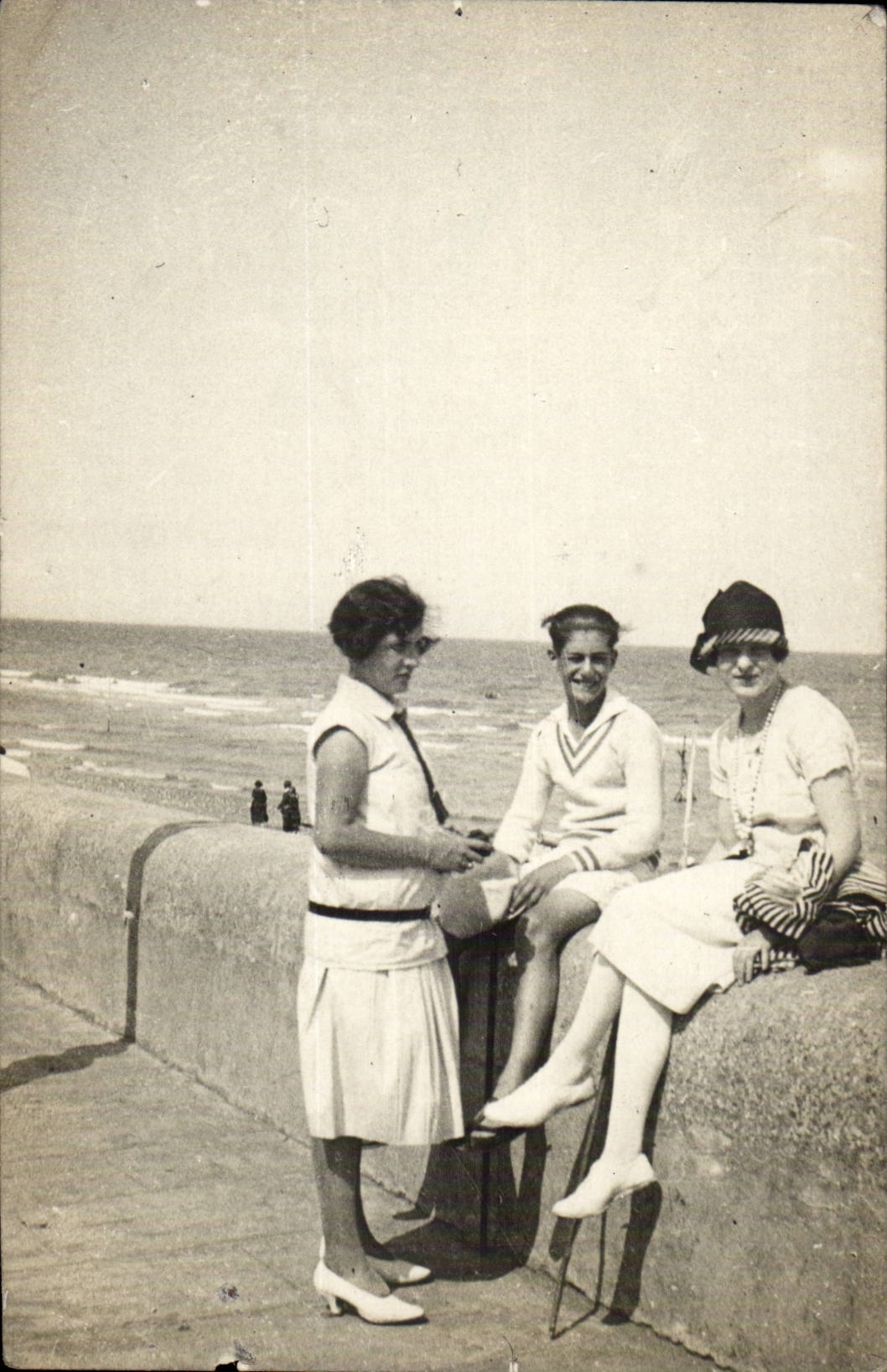 CPA Carte photo Femme plage 
