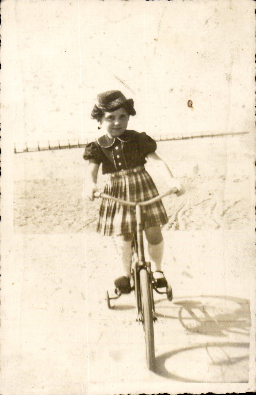 CPA Carte photo enfant Velo 