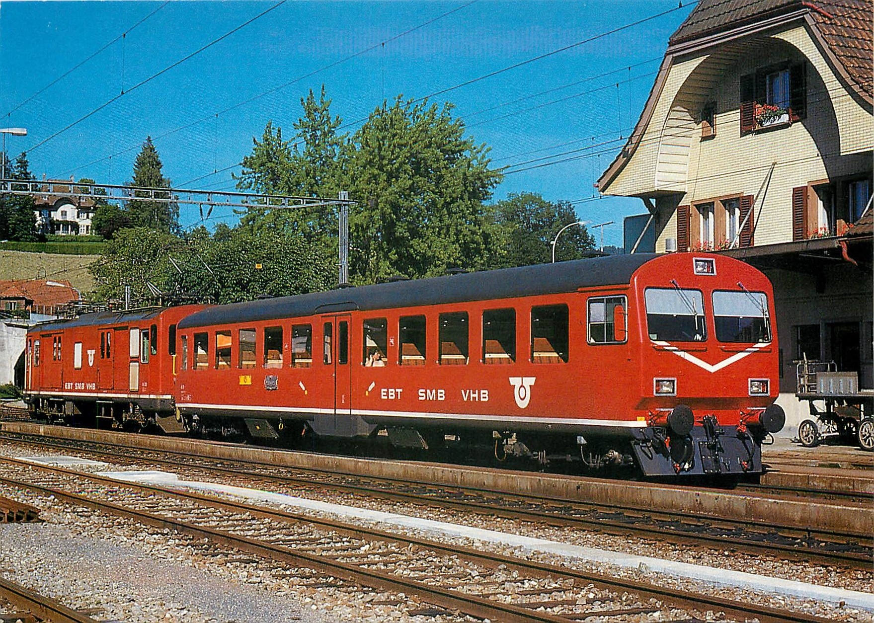CPM Emmental Burgdorf Thun Bahn Automotrice a bagage De 4 4 235 et voiture pilote Bt 311