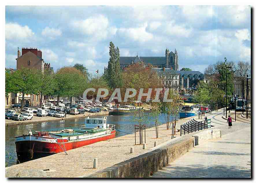 CPM Nantes Loire Atlantique Le quai de Versailles L'Erdre La cathedrale St Pierre et St Paul