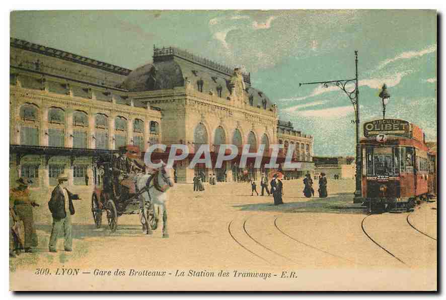 CPA Lyon Gare des Brotteaux La station de tramways Biscuits Olibet