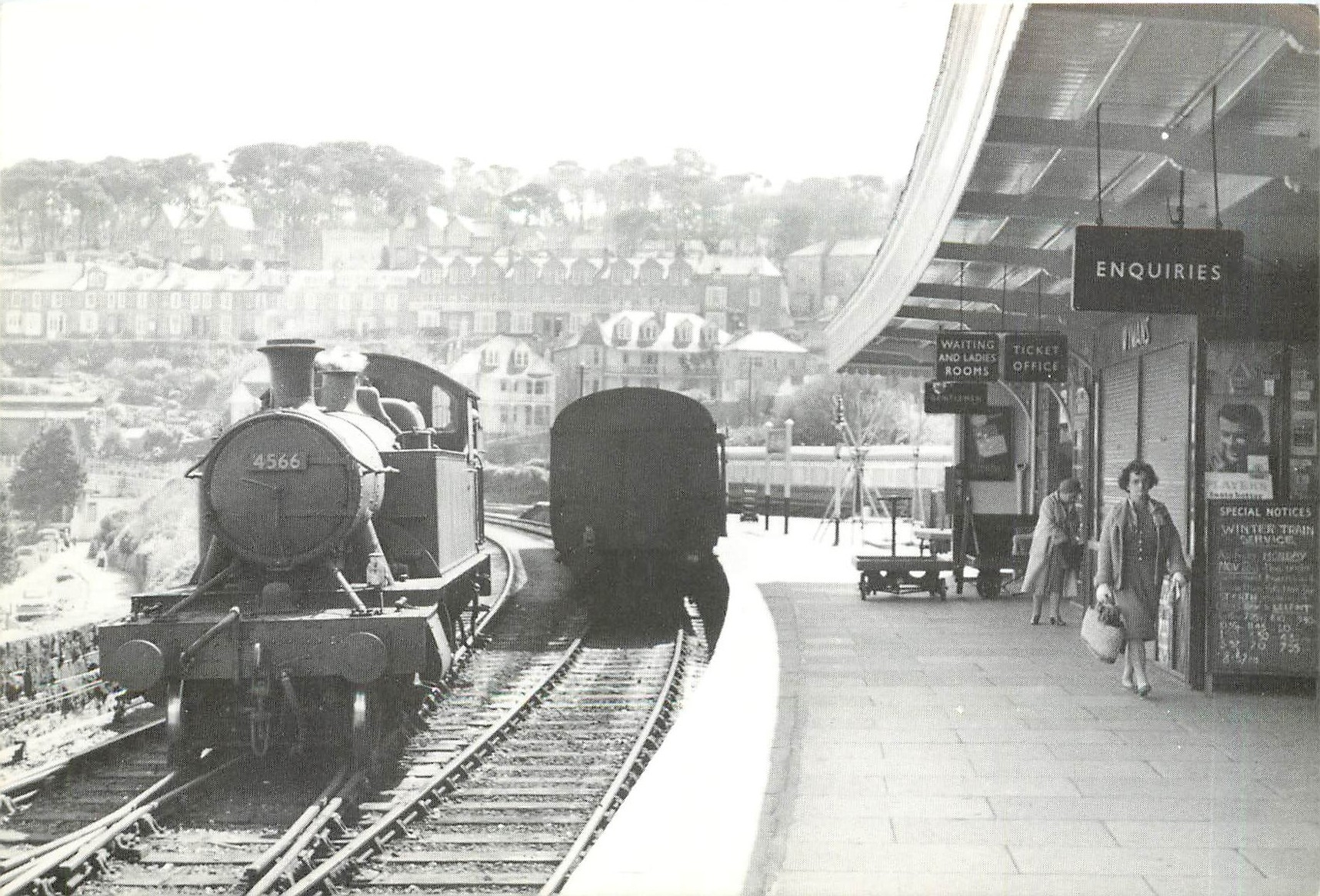 CPM Engine no 4566 running round its train from St Erth at St Ives 