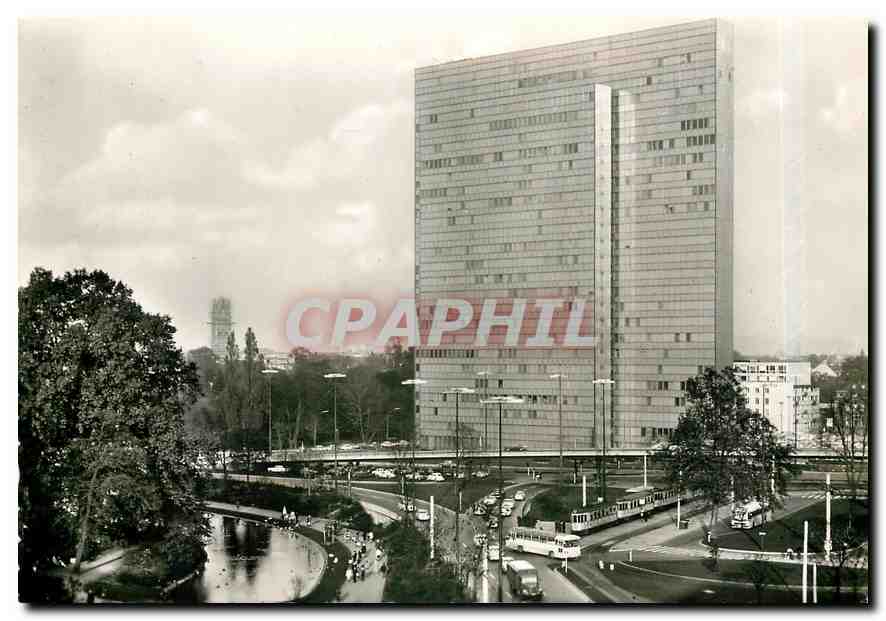 CPM Dusseldorf Am Rhein  Blick zum Hifgarten mit Hochstrasse und Tyssenhaus