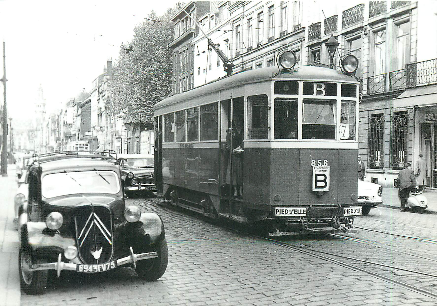 CPM Lille Nord Le Tramway rue Nationale le 10 juillet 1957 