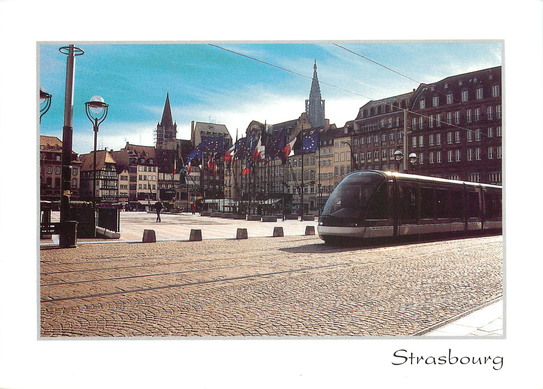 CPM Strasbourg 95 Vue sur la Place Kleber et la Cathedrale 