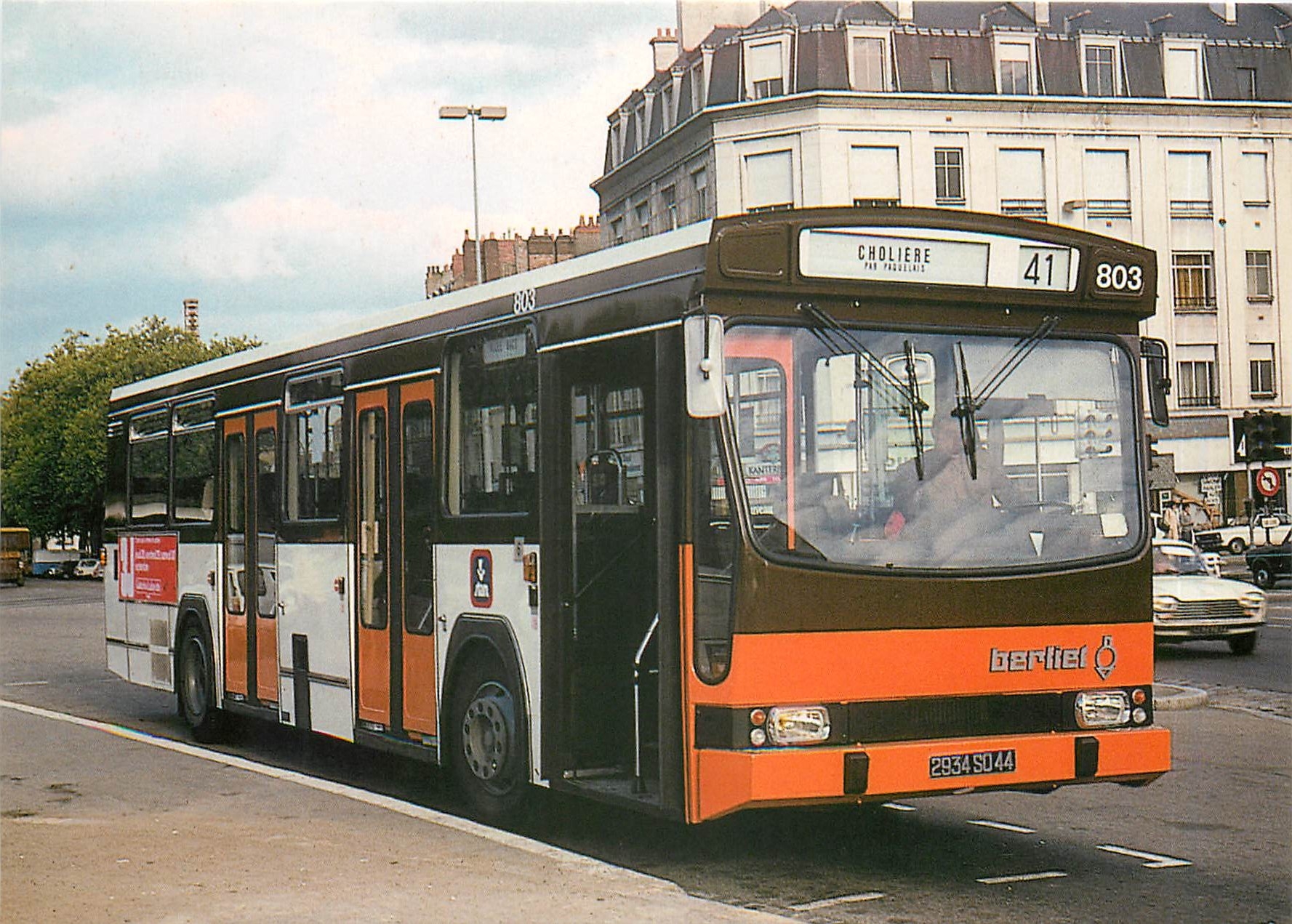 CPM Autobus Berliet PR 100 MI 3 portes n 803 
