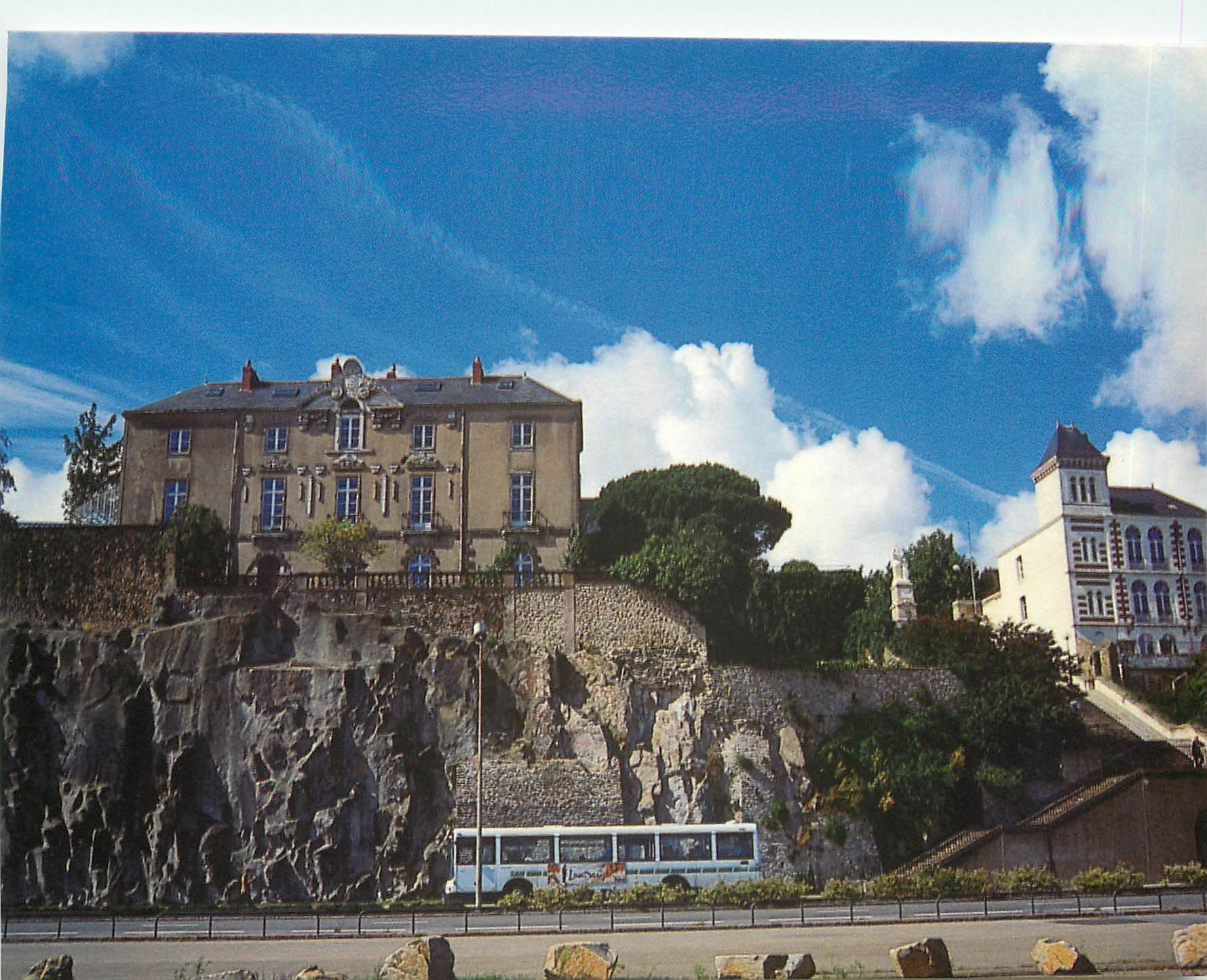 CPM Musee Jules Verne Quai d'Aiguillon Bus GX 44 
