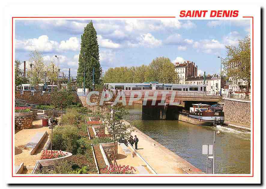 CPM Saint Denis Seine Saint Denis Le Canal face a la Gare et depart du Tramway 