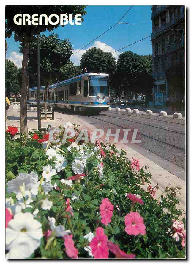 CPM Grenoble Isere Au Centre Ville le Tram place Victor hugo 