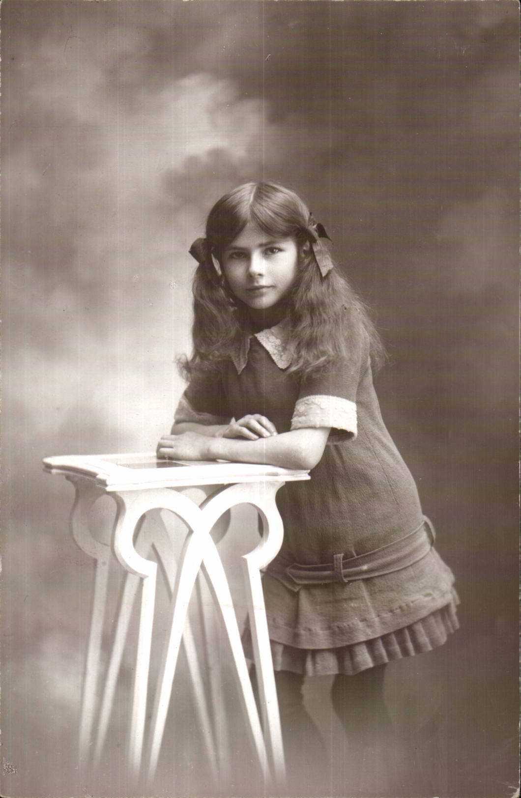 CPA Carte photo Jeunne fille