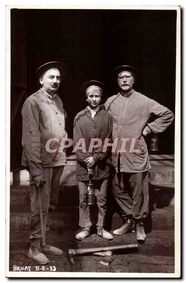 CPA Carte photo BRuAy 11 8 33 Mineurs (hommes et femme)