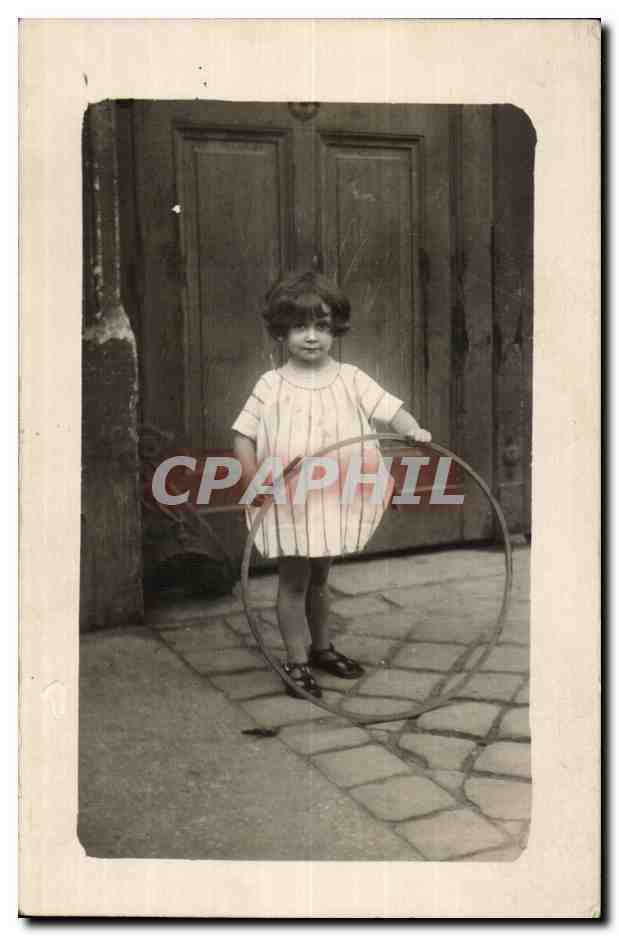 CPA Carte photo Enfant au cerceau