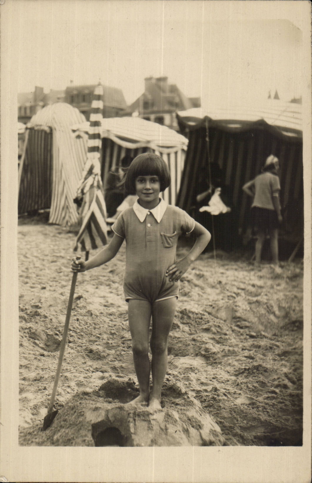 CPA Carte photo Enfant a la plage