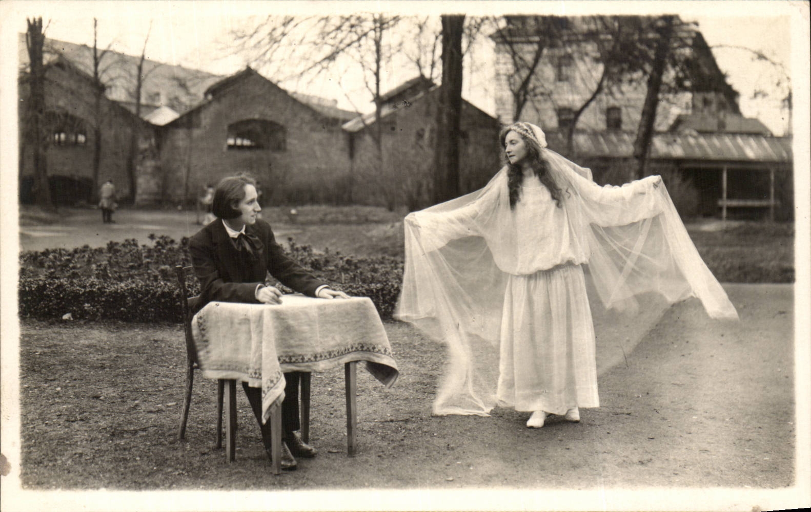 CPA CArte Photo Louise Vandenbrouck Henriette Buterer La nuit de mai de Musset (spectacle)