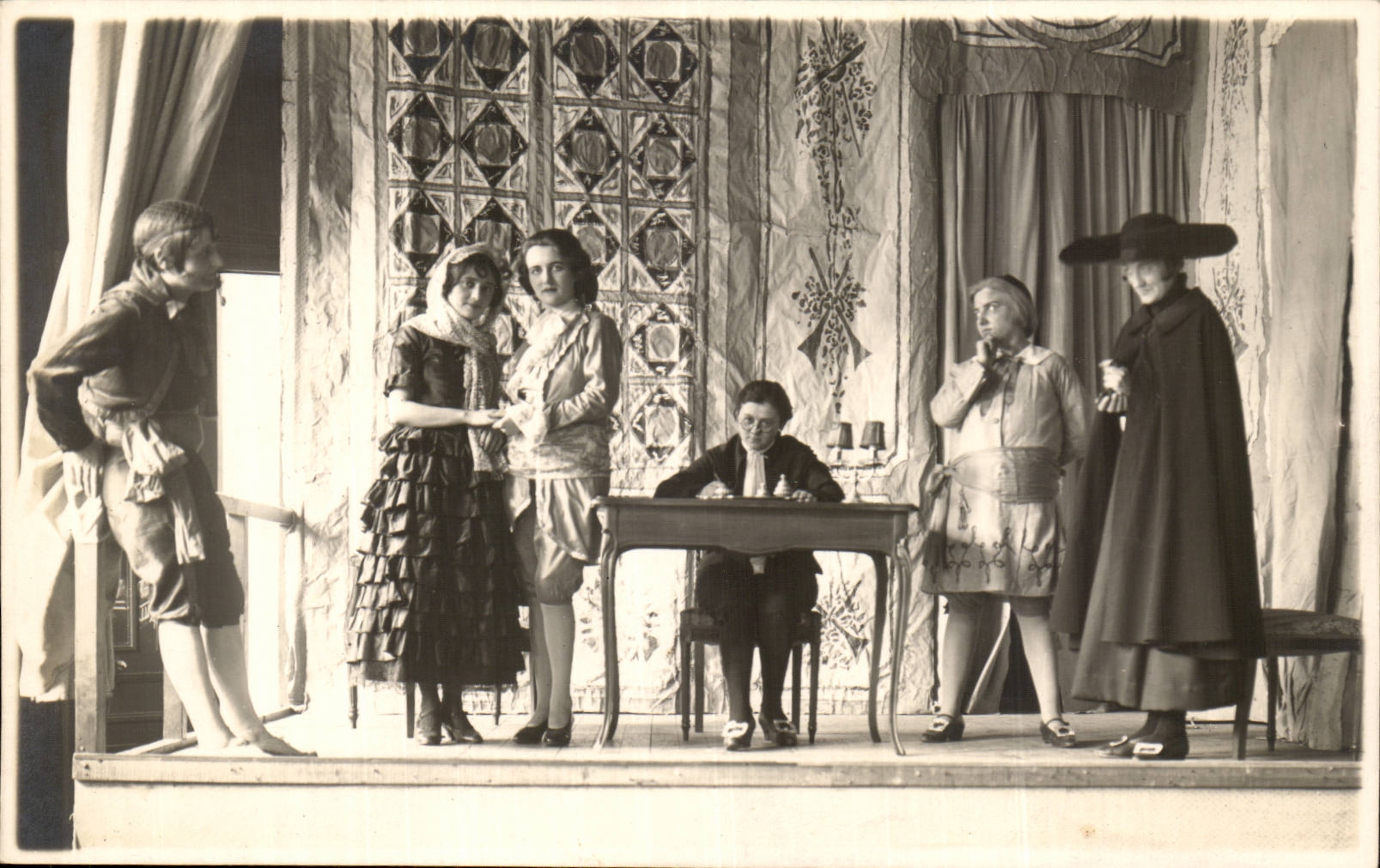 CPA CArte PhotoLe Barbier de SEville Edith Croubez Helene Guillo Marie Louise Debril Charlesia Quetu Jeanne Quelton Gary