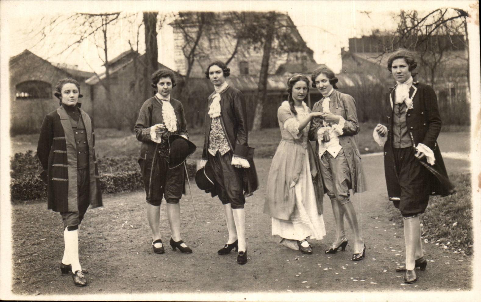 CPA CArte Photo Jeanne DElporte Leone Haffemayer Lucienne Stevenard Denis Nou Nat Ida Aubard Embrassons nous Folleville