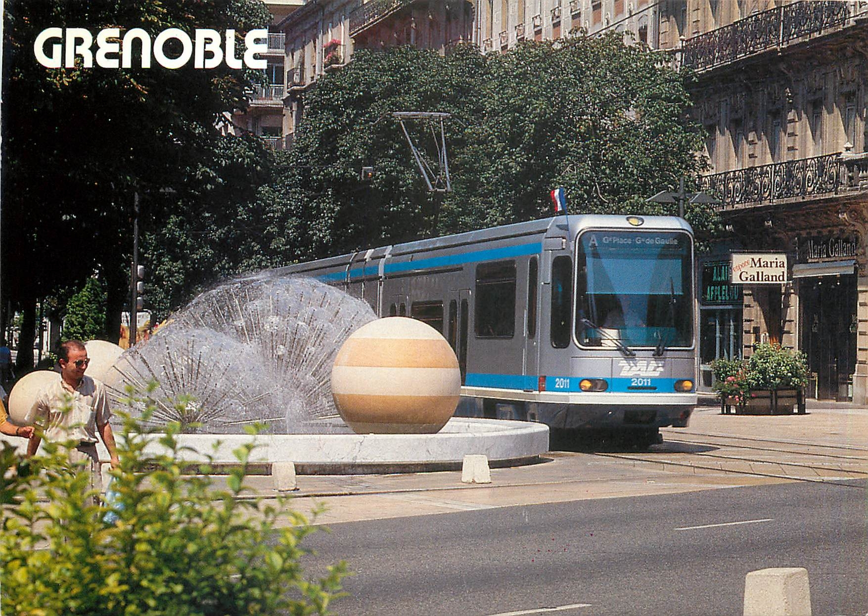 CPM Grenoble Le tram centre ville La fontaine