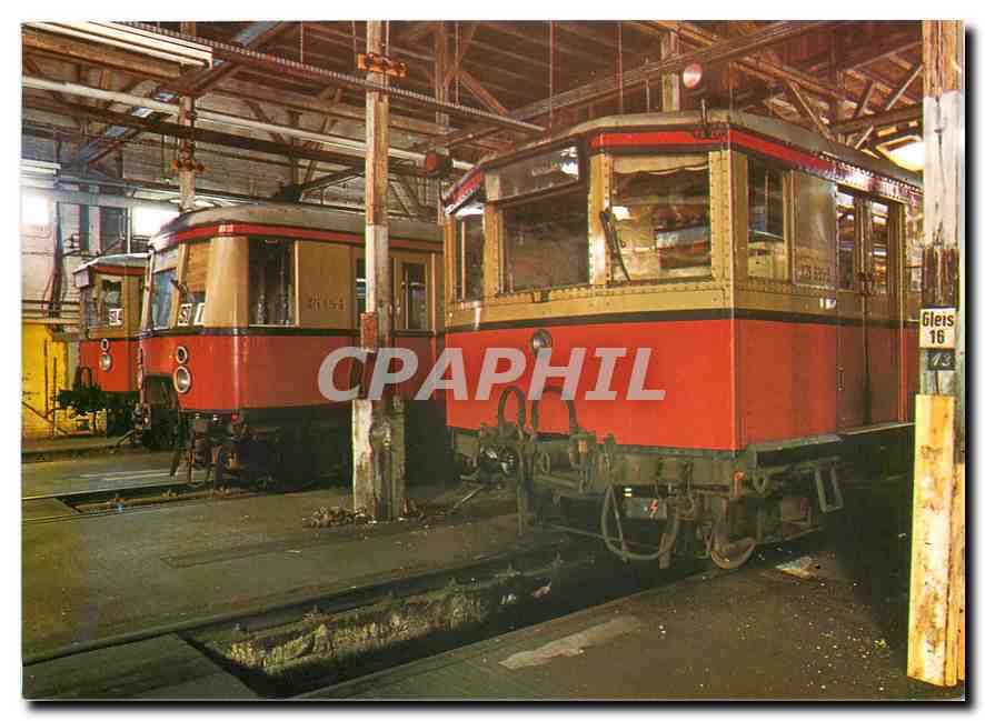 CPM Berliner S-Bahn Triebfahrzeughalle Hundekehle. Im Vordergrund Triebwagen 275 695-5
