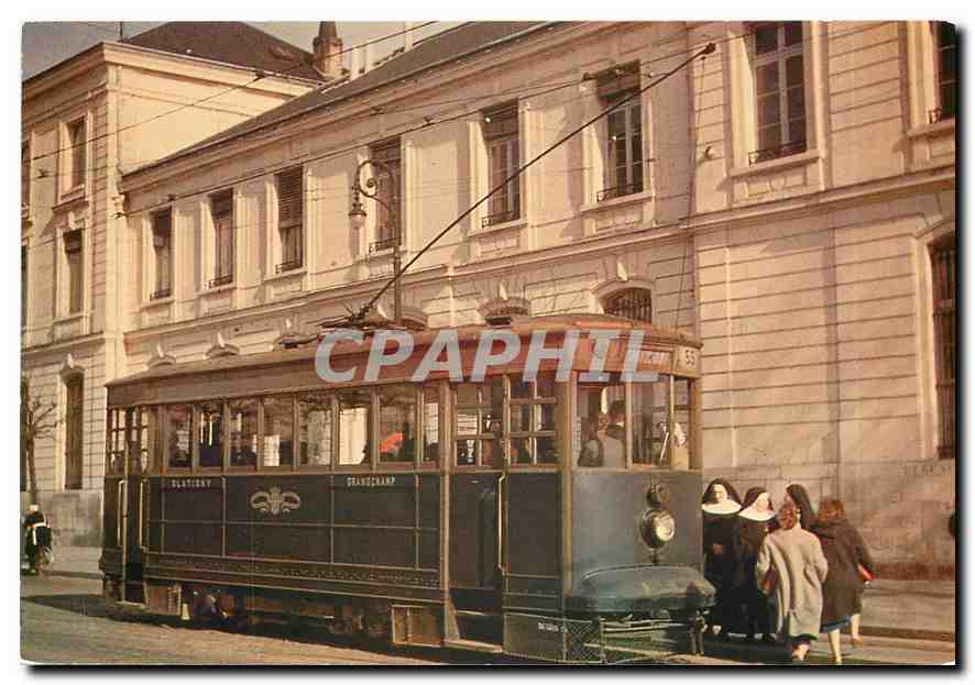 CPM Tramways de Versailles (SVTE) Arret a la Mairie en Mars 1956
