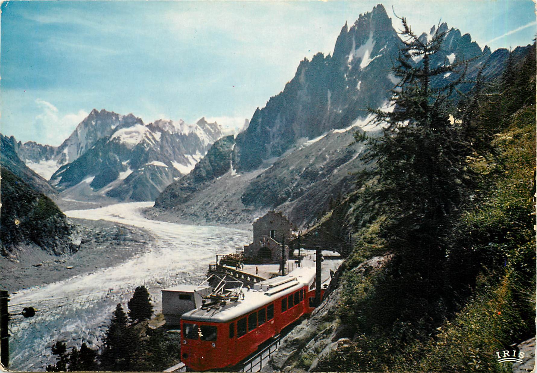 Chamonix - Mont Blanc — Le Chemin de fer du Montenvers, la Mer de Glace, les Grandes Jorasses, la Dent du Géant et les Grands Charmoz — éditeur LUMICAP