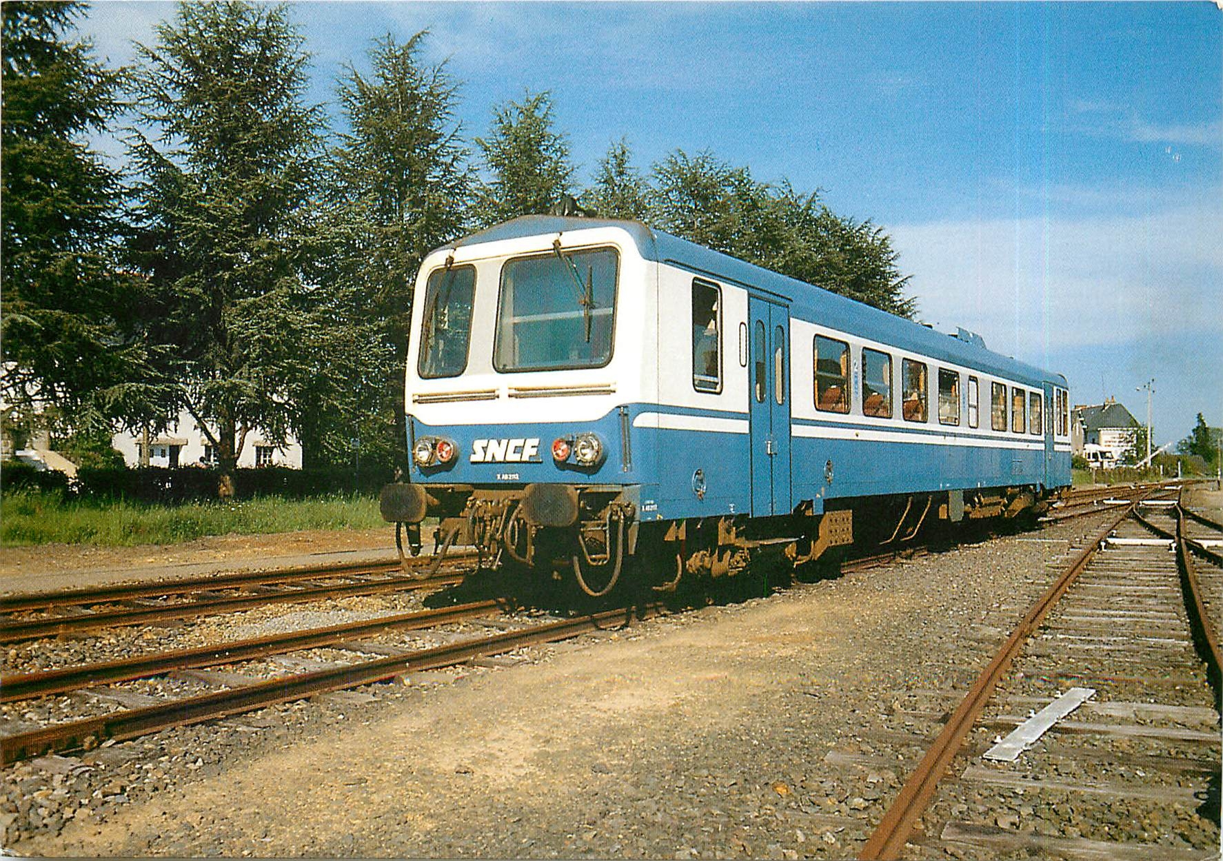 CPM Retiers Ligne de Rennes a Nantes par Chateaubriant. Autorail X2100 manoeuvrant en gare. Le 26 Ma