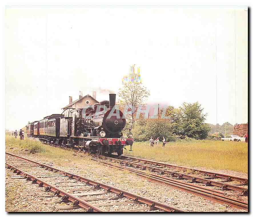 CPM Train touristique Chinon-Richelieu en gare de Ligreriviere