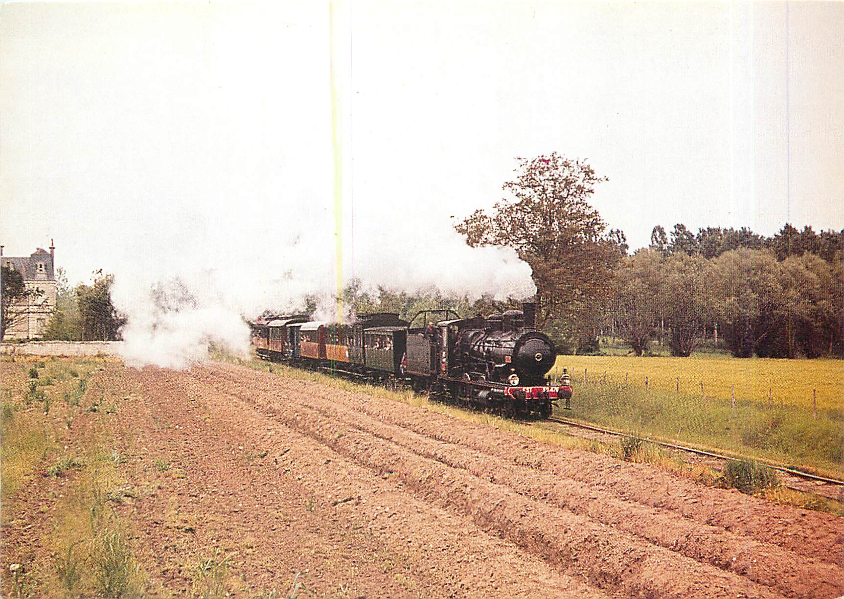 CPM Train touristique Chinon-Richelieu en ligne Printemps 1974