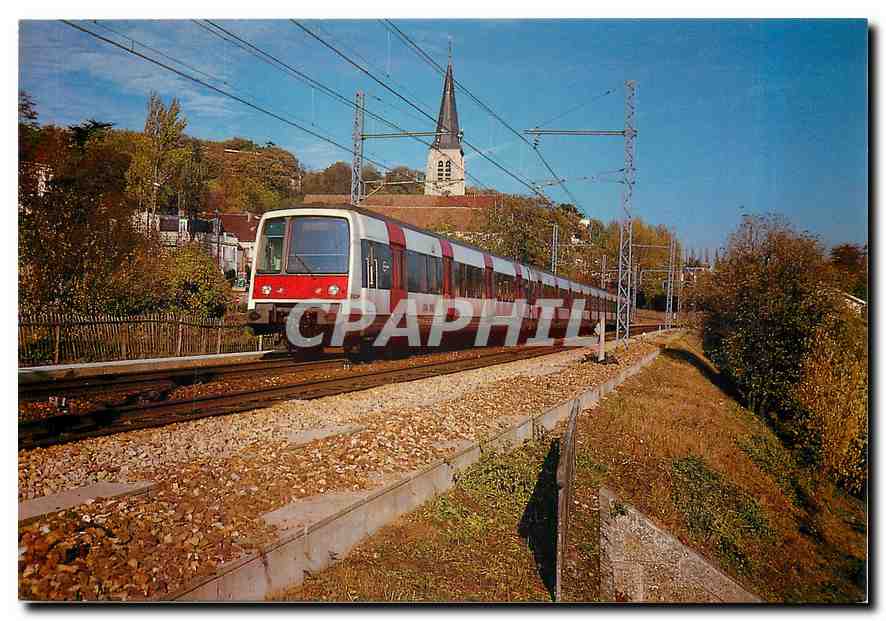 CPM Palaiseau (Essonne) Passage de la Ramez Z 8169 du R.E.R devant l'Eglise Saint-Martin de Palaisea