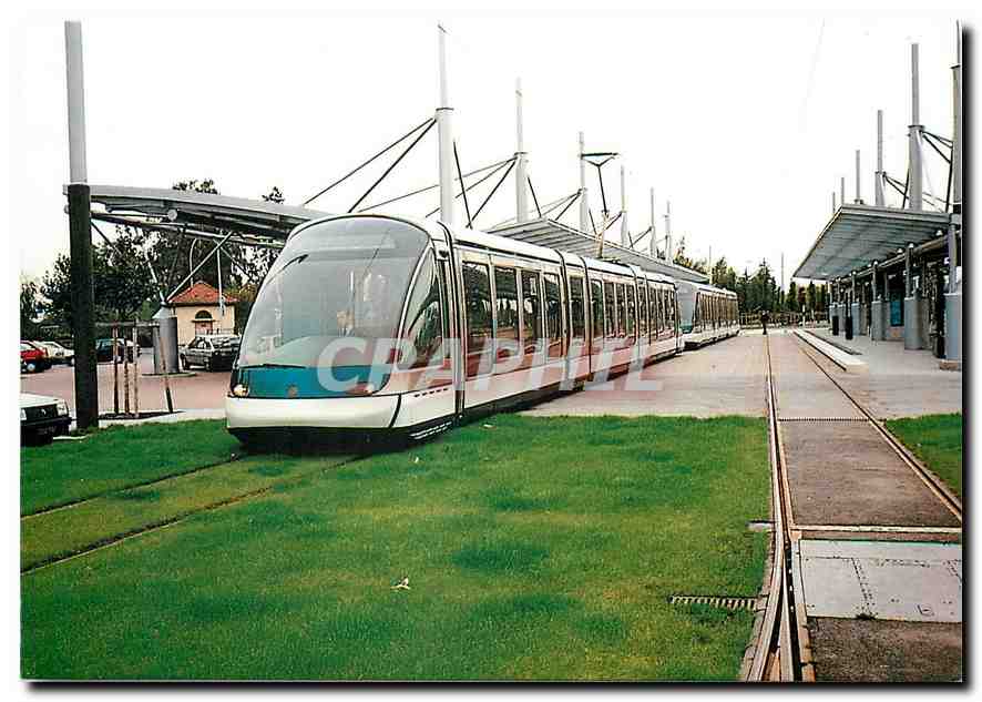 CPM Strasbourg Le nouveau Tramway a la station Rotonde