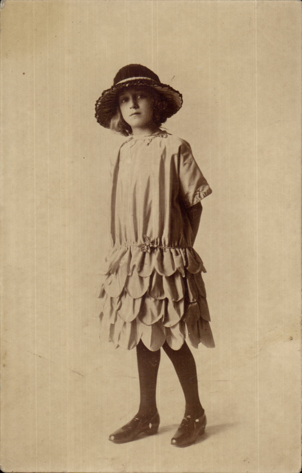 Carte photo Jeune fille enfant