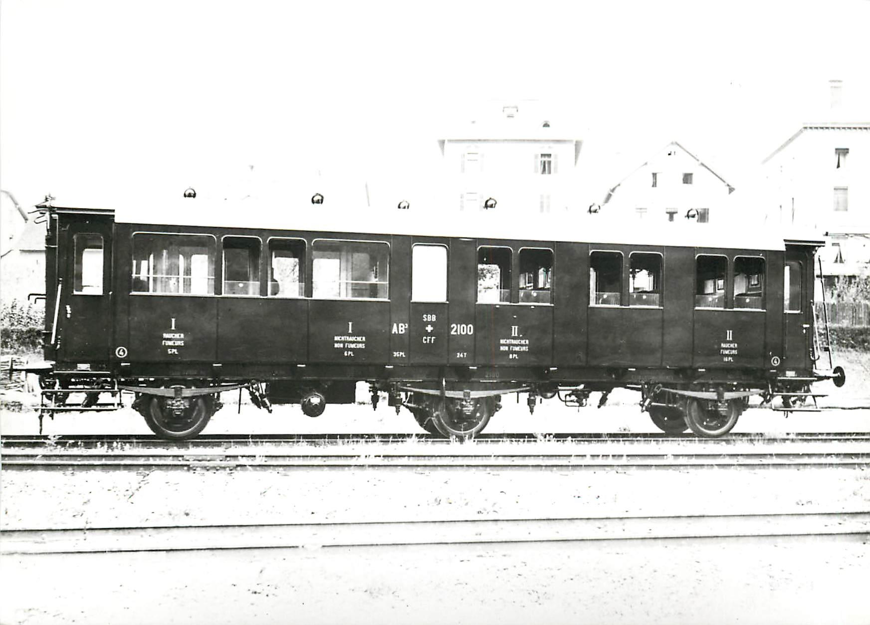 CPM Voiture a 3 essieux AB3 2061-2200