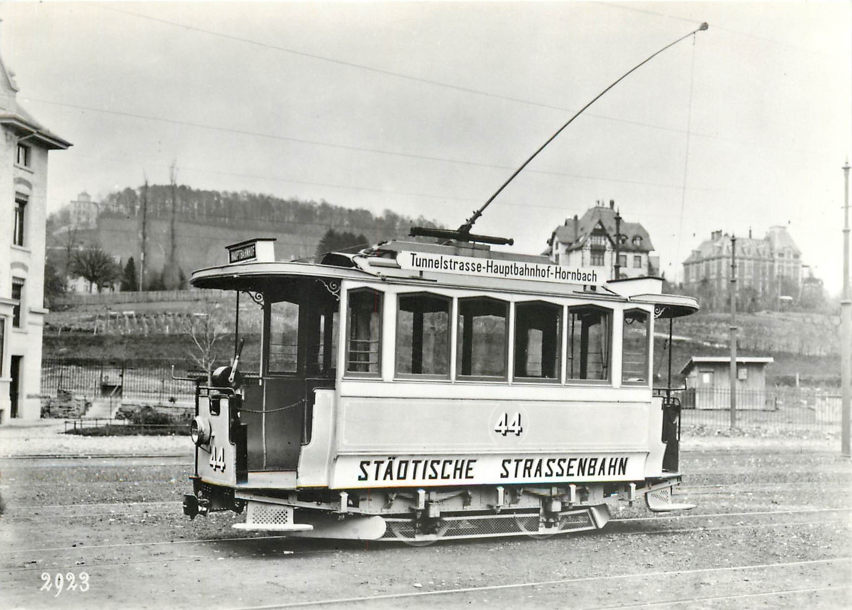 CPM verein tram-museum zuerich Staedtische Strassenbahn Zuerich Ehemaliger ESZ-Motorwagen vor dem De