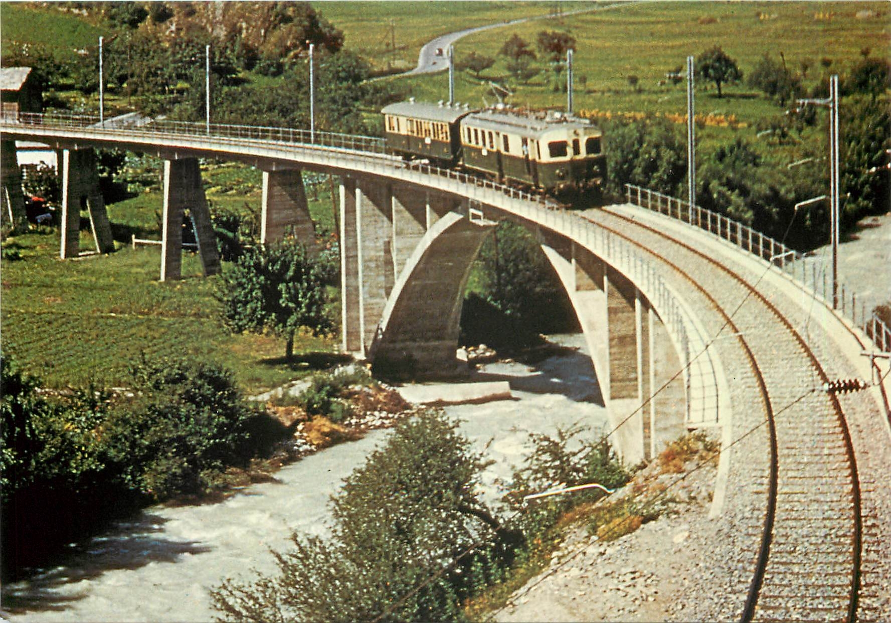 CPM La ligne s'est etoffee en 1953 d'un nouvel embranchement reliant la gare de s'embrancher au chab