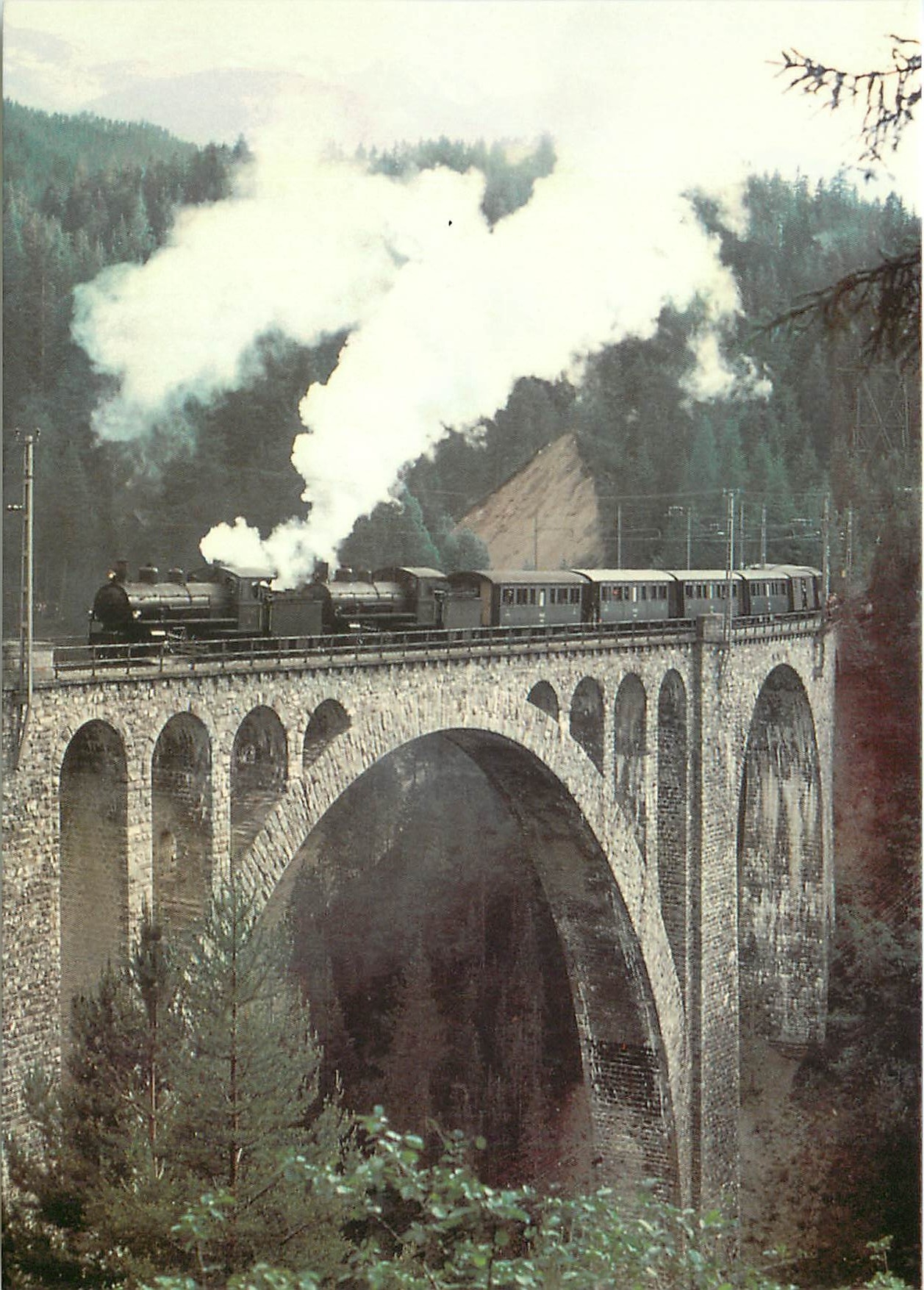 CPM G 4/5 107+108 en tete d'un special sur le viaduc de Wiesen 28.6.1969