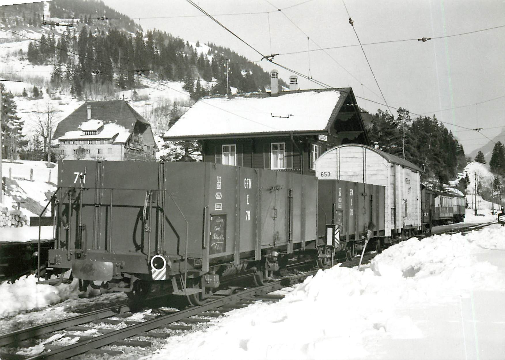CPM Train mixte arrivant a Rossinieres 27.2.1965