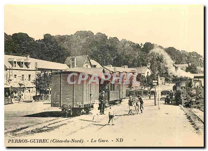 CPM En gare de Perros-Guirec 030 t Blanc-Misseron No 15 vers 1920
