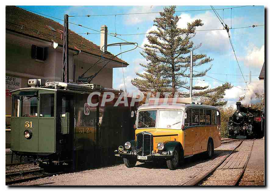 CPM Rencontre de vehicules postaux historiques en gare de Chamby