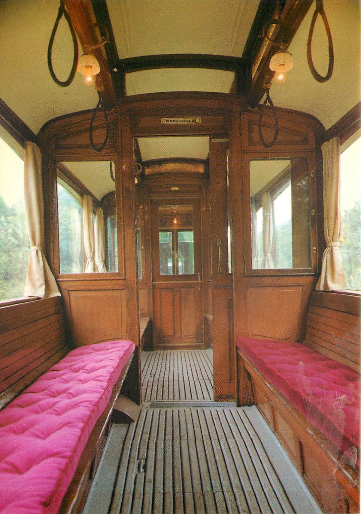 CPM Train Bruxelles Interieur motrice