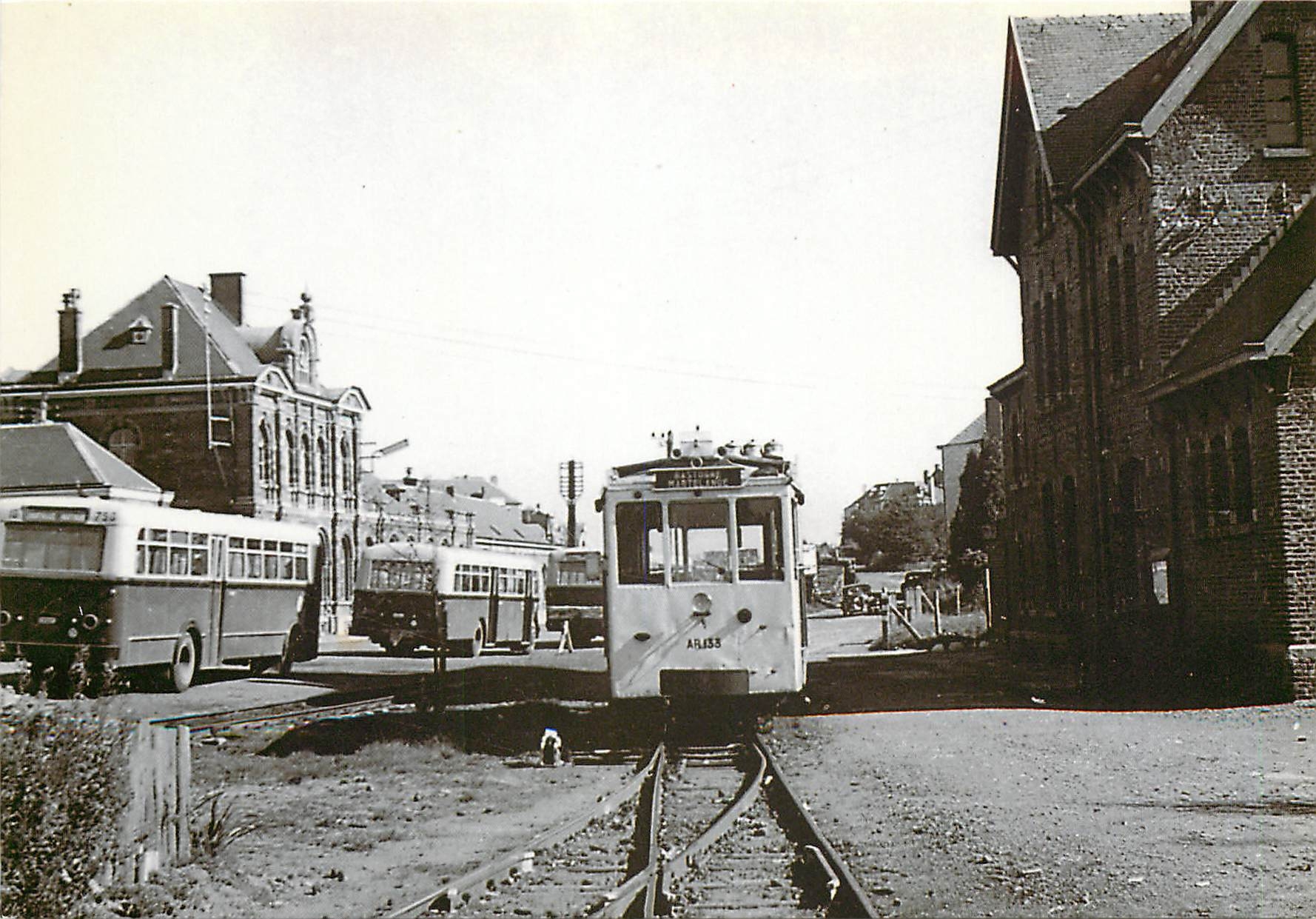 CPM Ligne S.N.C.V. Bastogne - Martelange Autorail AR-133 a Bastogne-Sud en 1958